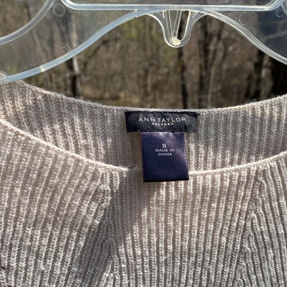 🌹Ann Taylor Factory Sweater - Picture 3 of 5